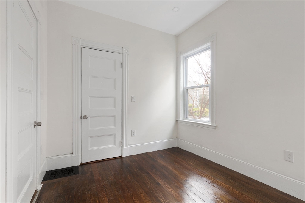 Boston, Massachusetts 02130, United States, 4 Bedrooms Bedrooms, ,2 BathroomsBathrooms,Residential,Active,102376