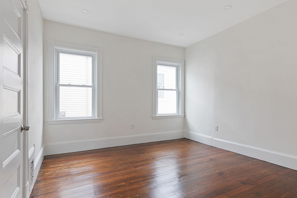 Boston, Massachusetts 02130, United States, 4 Bedrooms Bedrooms, ,2 BathroomsBathrooms,Residential,Active,102376