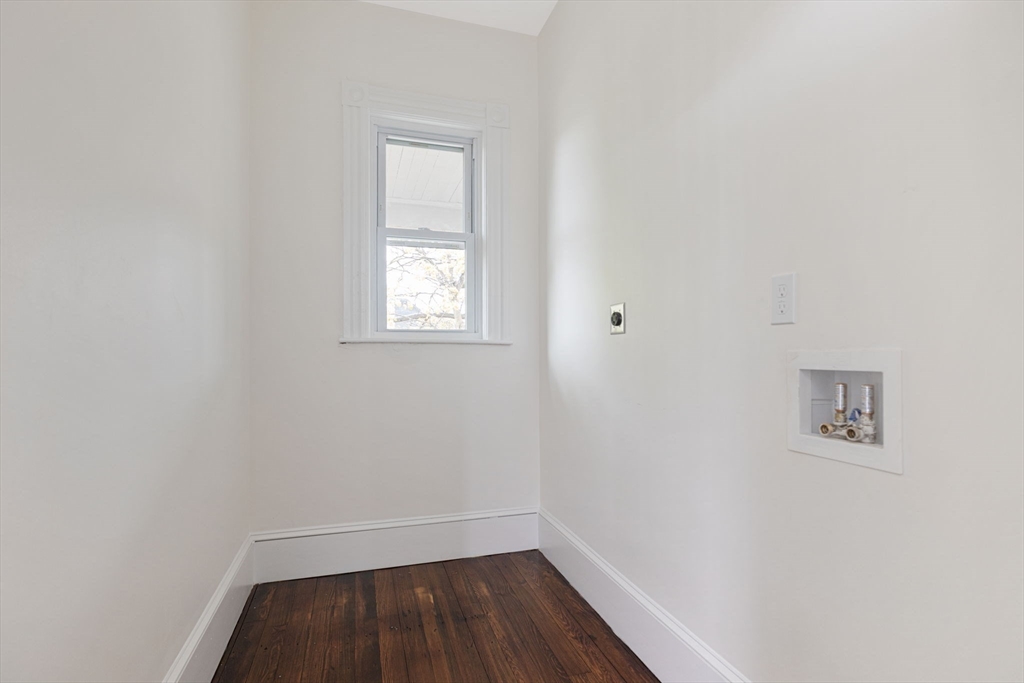 Boston, Massachusetts 02130, United States, 4 Bedrooms Bedrooms, ,2 BathroomsBathrooms,Residential,Active,102376