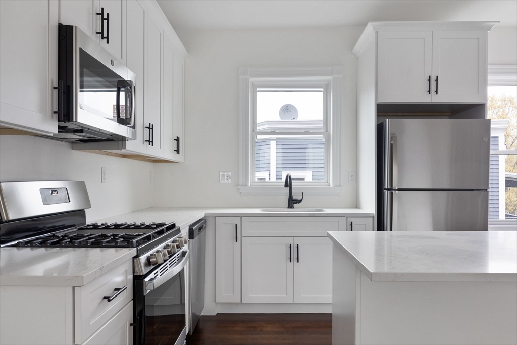 Boston, Massachusetts 02130, United States, 4 Bedrooms Bedrooms, ,2 BathroomsBathrooms,Residential,Active,102376