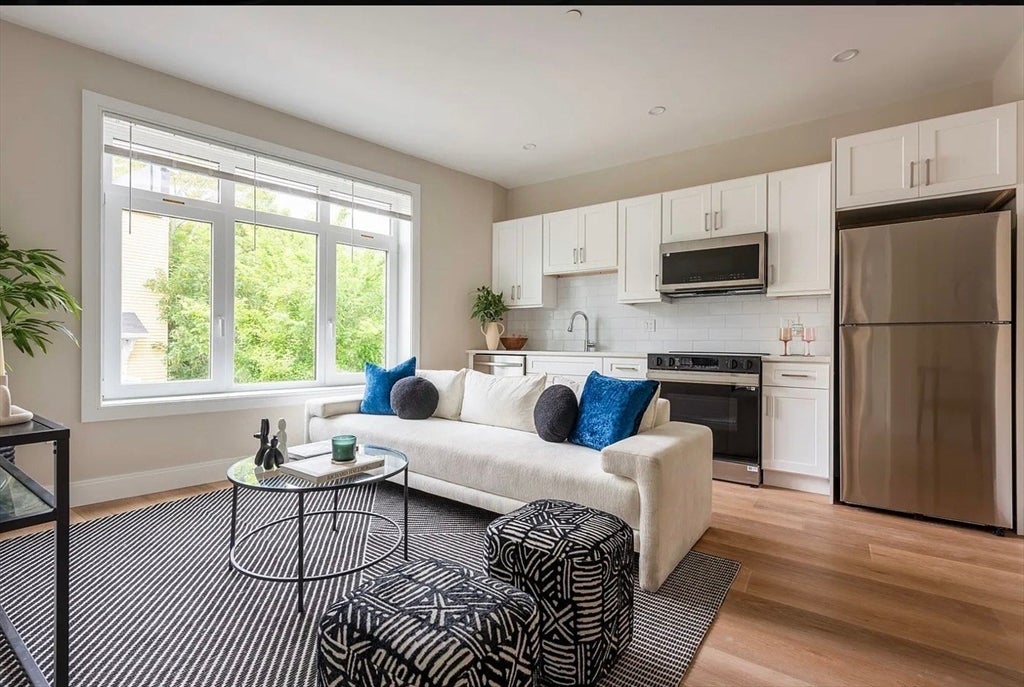 394 Mcgrath Hwy #101, Somerville, MA Photo #2