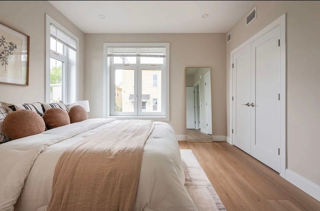 394 Mcgrath Hwy #101, Somerville, MA Photo #6
