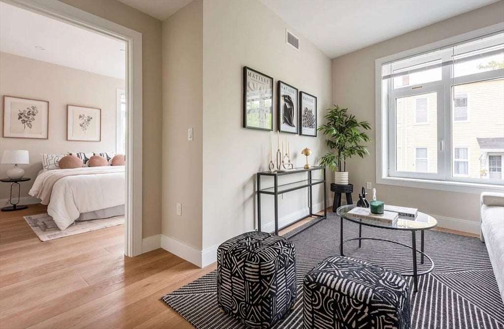394 Mcgrath Hwy #101, Somerville, MA Photo #1