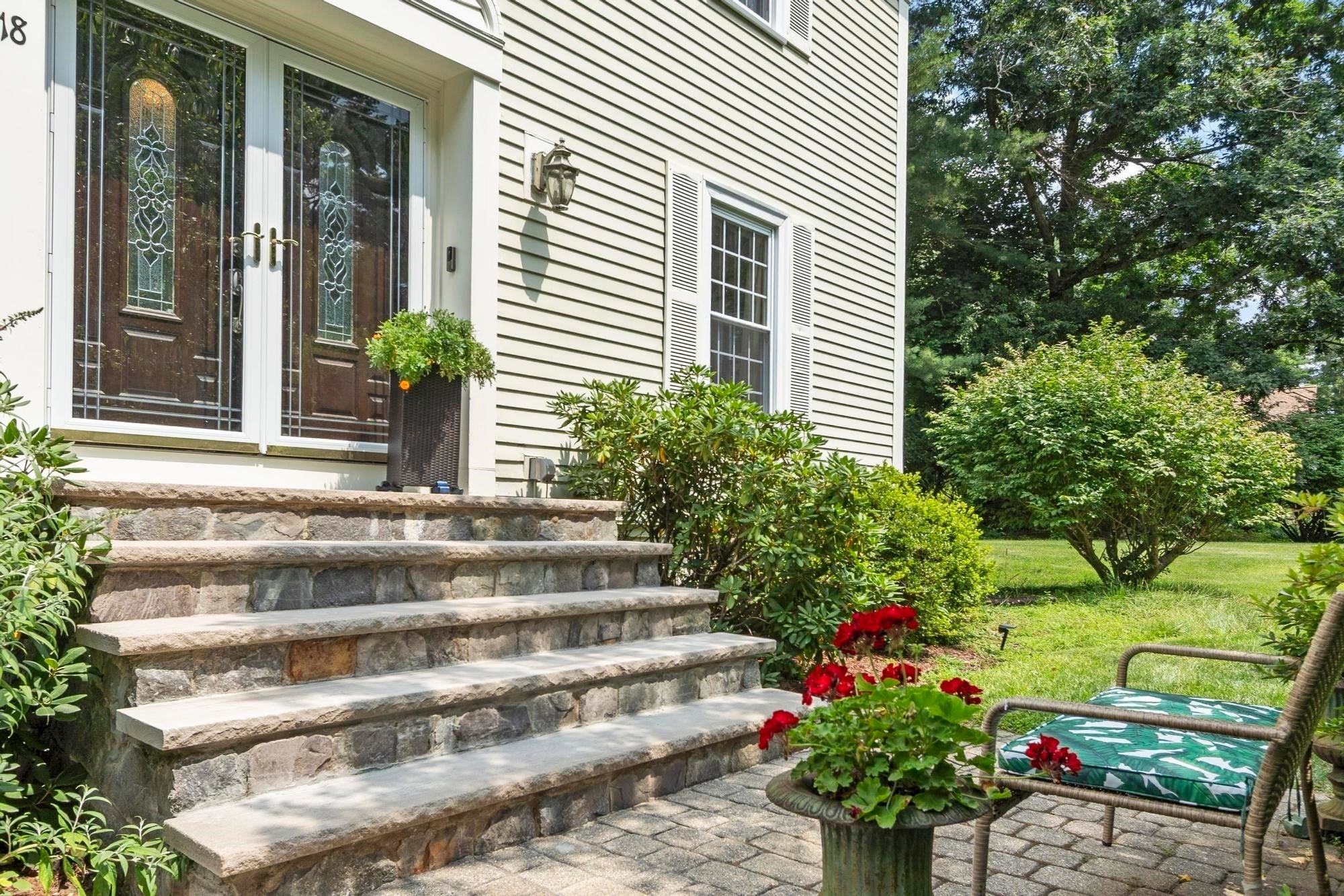 18 Farrwood Dr, Andover, MA Photo #4