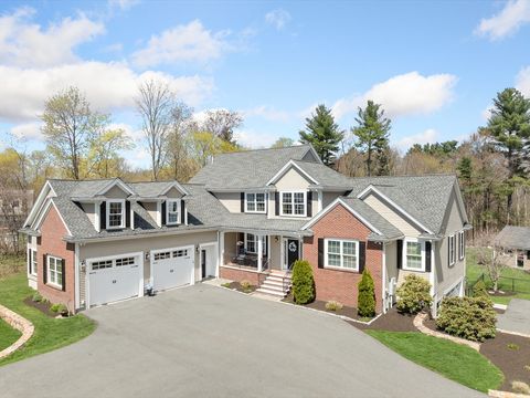 Photo of 344 Salem St, Lynnfield, MA 01904 (MLS # 73510810)