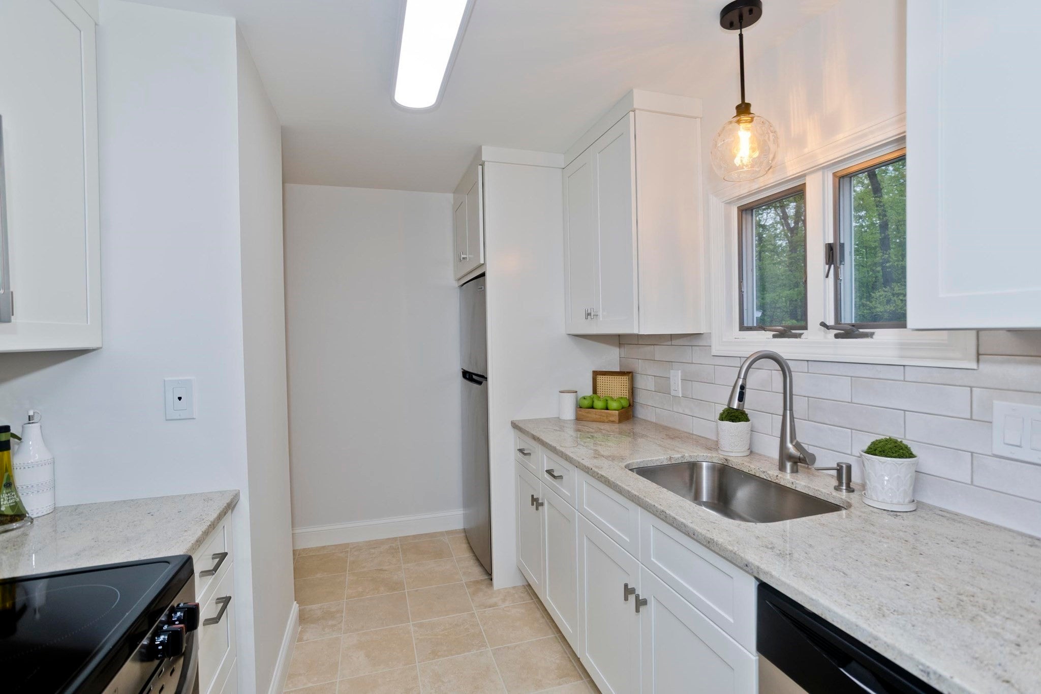 2205 Boston Road C20