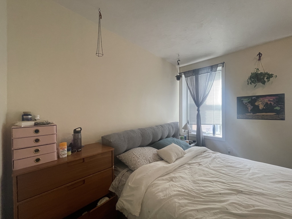 1056 Cambridge St 3R