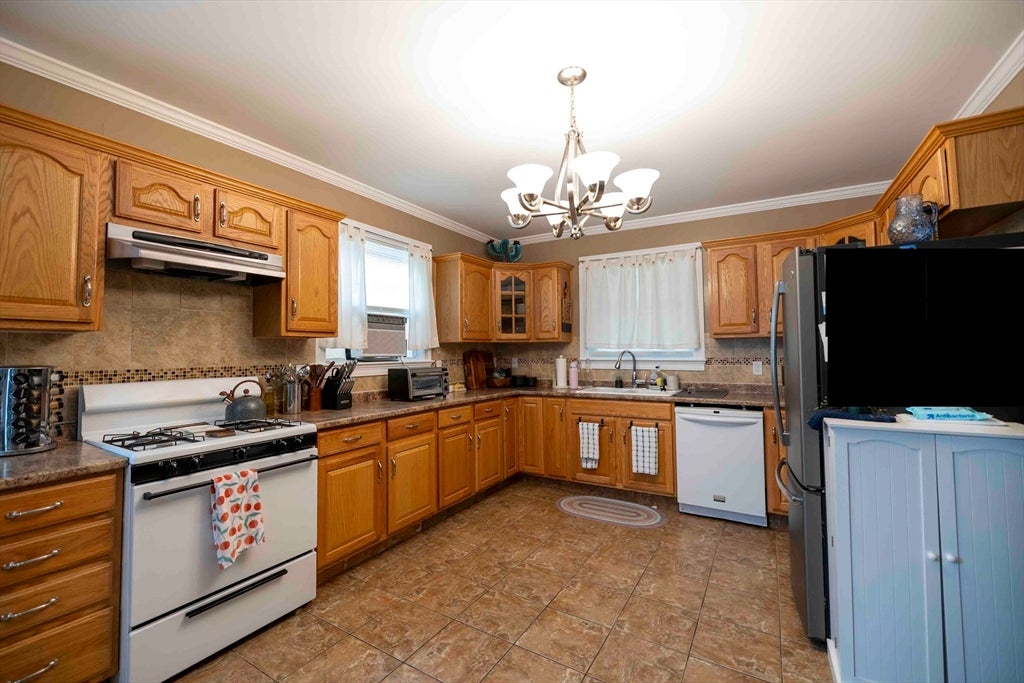 54 Arizona St, Fall River, MA, 54 Arizona St, Fall River, MA Photo #8