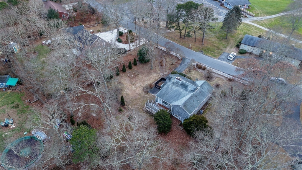 Falmouth, Massachusetts 02536, United States, 3 Bedrooms Bedrooms, ,2 BathroomsBathrooms,Residential,Pending,119564