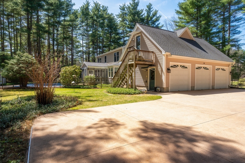 6 Pine Meadow Drive