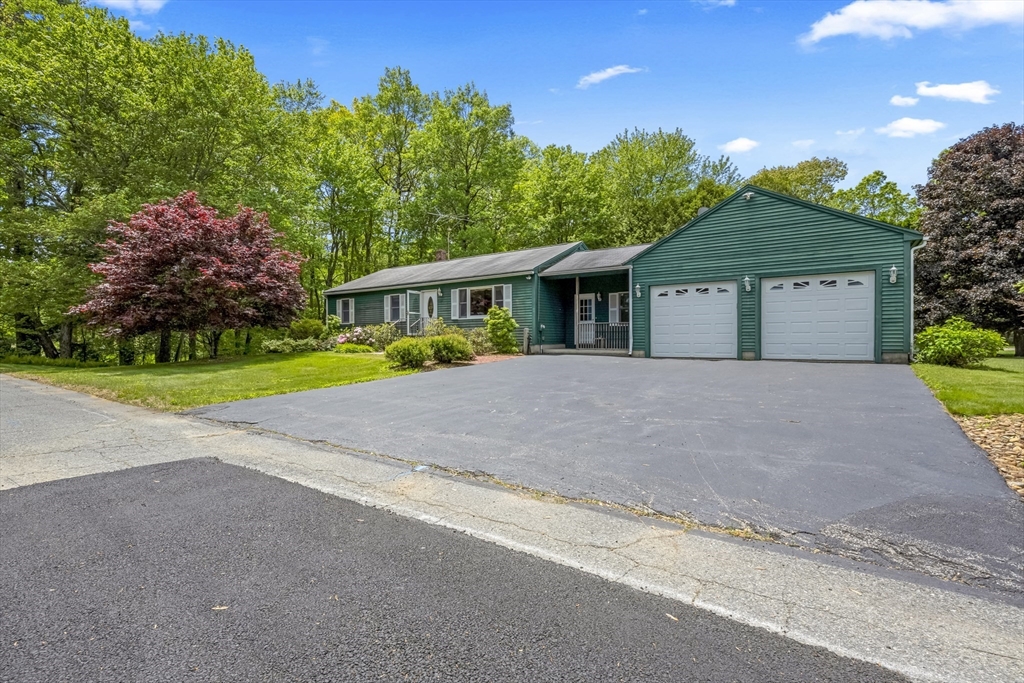 120 Bay Path Rd