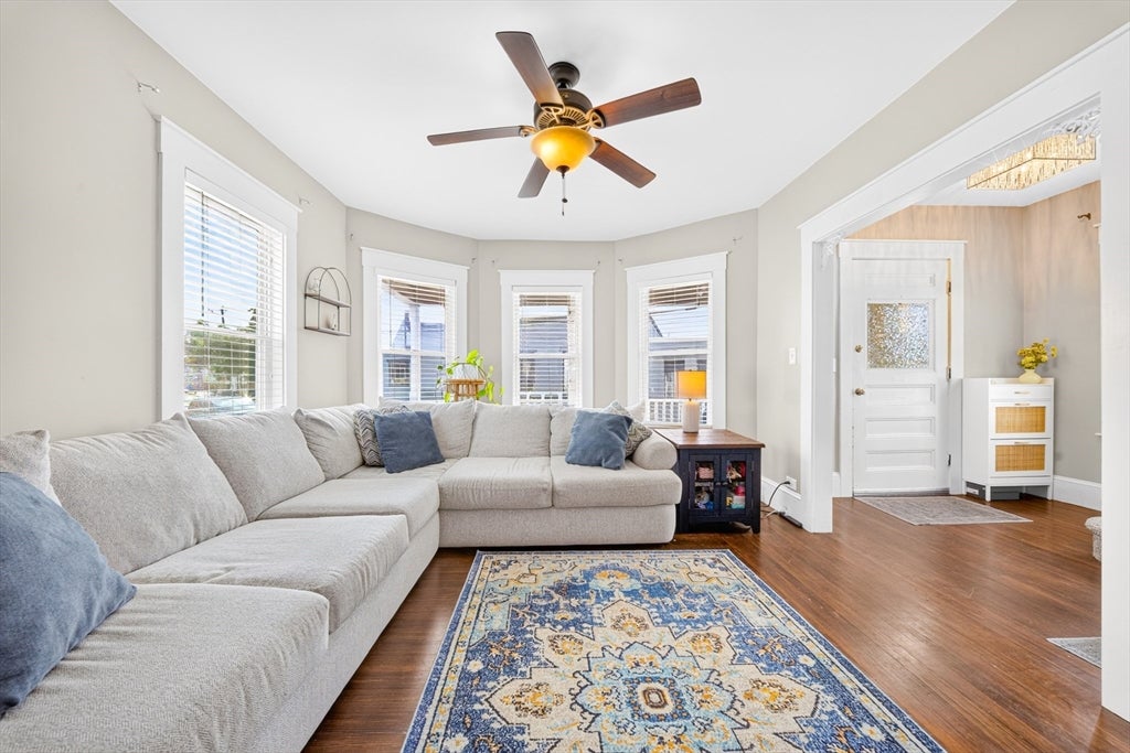 542 Shirley St, Winthrop, MA, 542 Shirley St, Winthrop, MA Photo #3