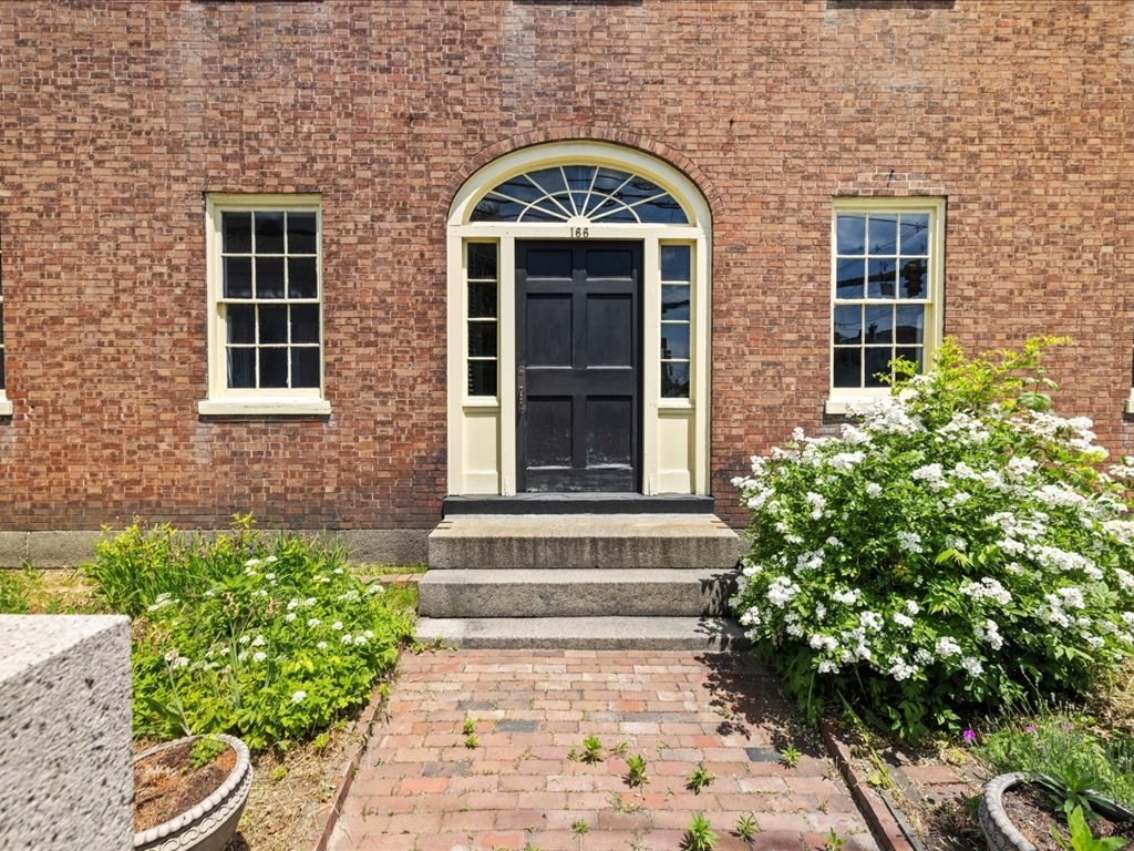 166 High Street