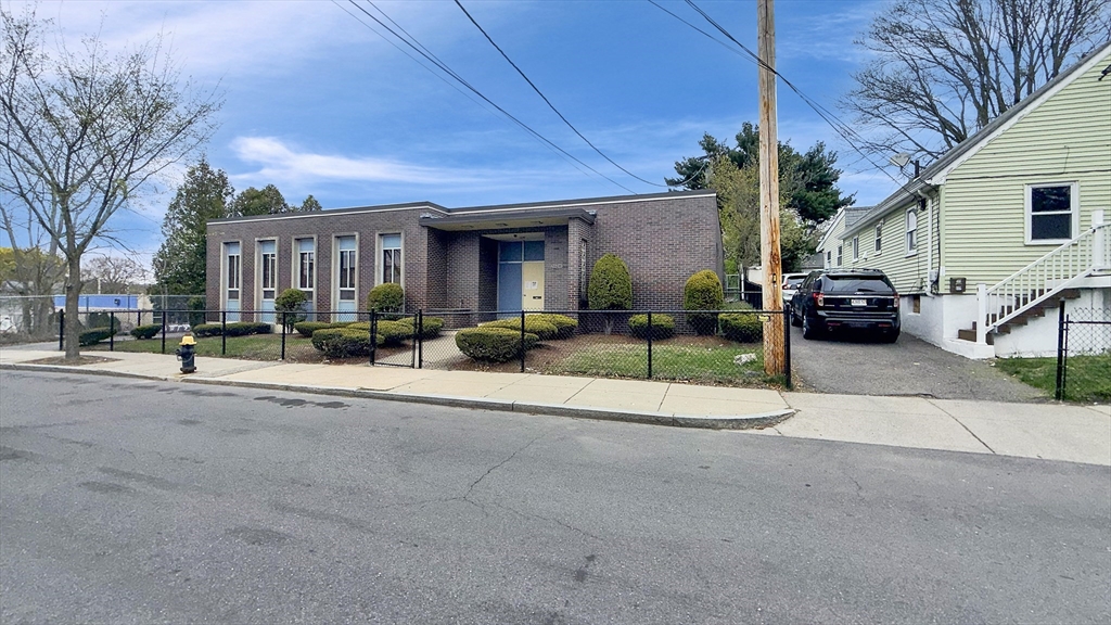 120 Mount Hope St