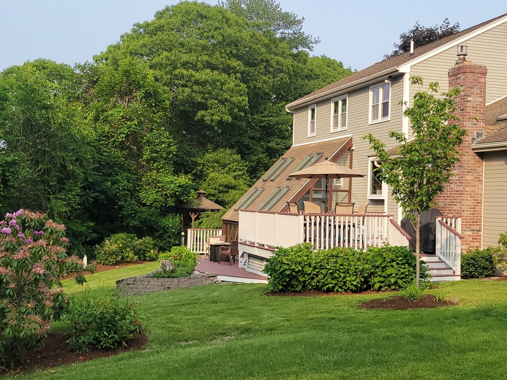 30 Ridgewood Ln