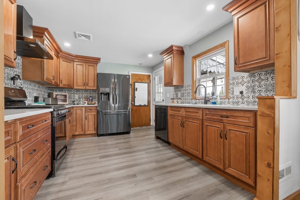 42 B St, Lynn, MA, 42 B St, Lynn, MA Photo #2