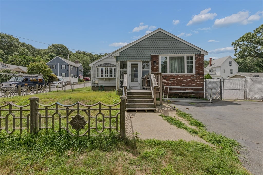 42 B St, Lynn, MA, 42 B St, Lynn, MA Photo #3