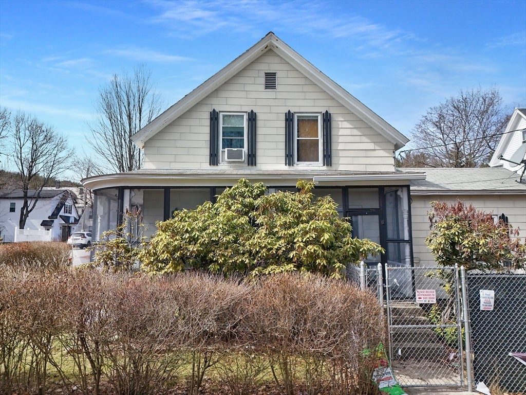 542 North St - Photo 2