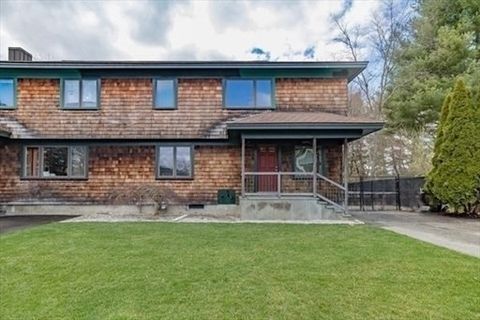 39 Neillian St 39 Bedford MA 01730