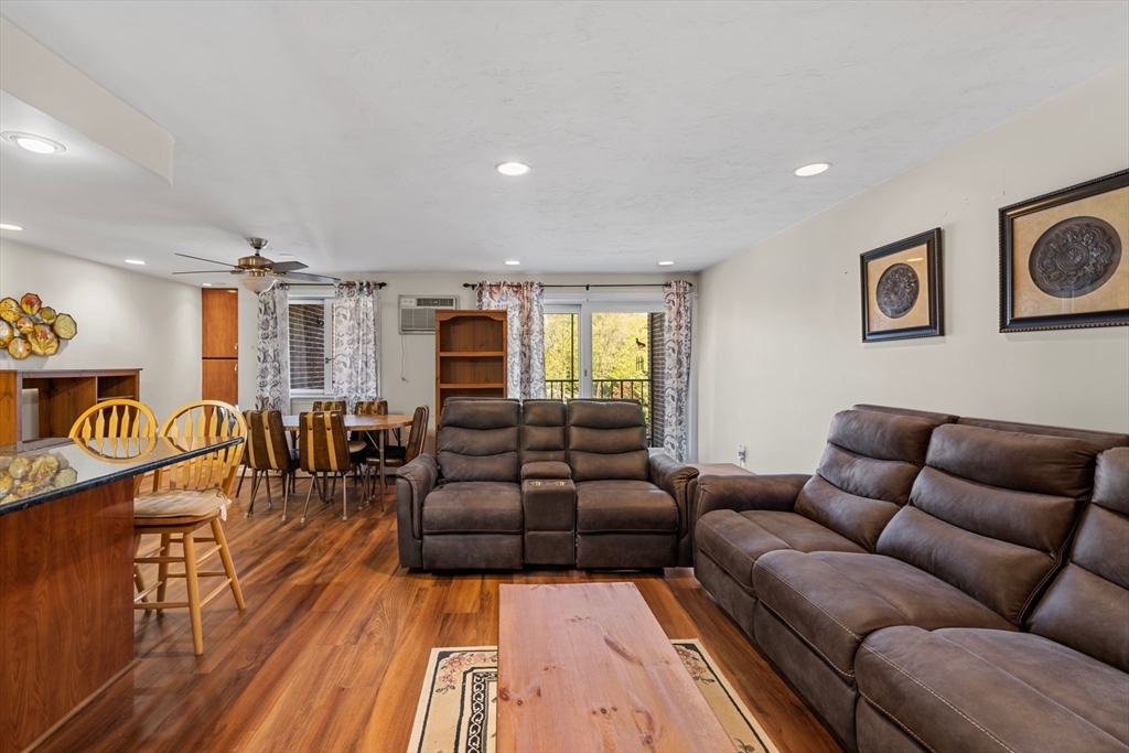 68 Main St 43C
