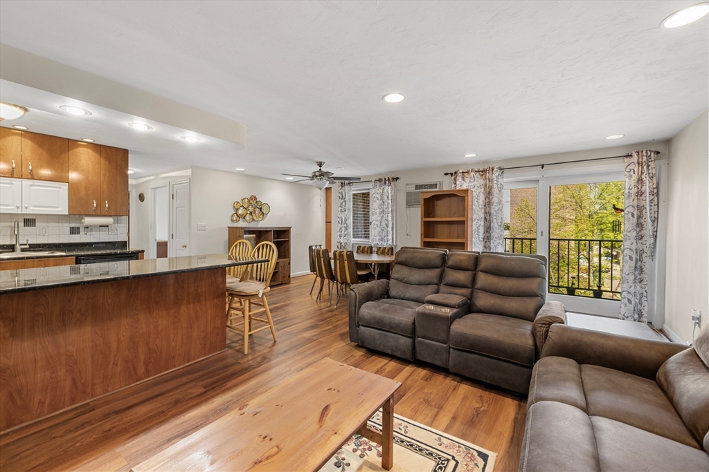 68 Main St 43C