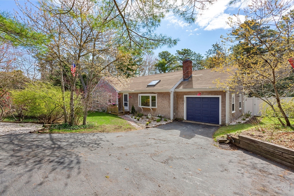 1197 Orleans Rd