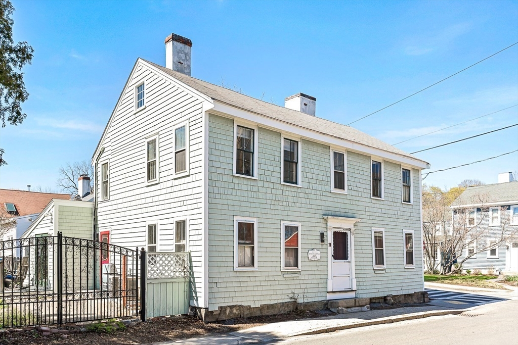 11 County St