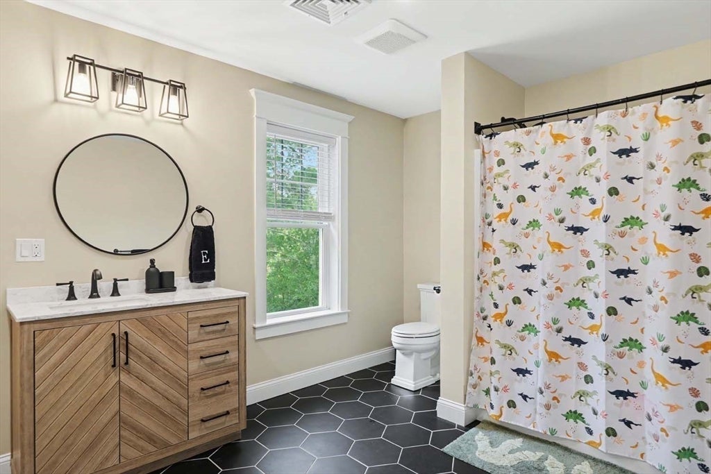 19 Katherine St, Acushnet, MA Photo #32