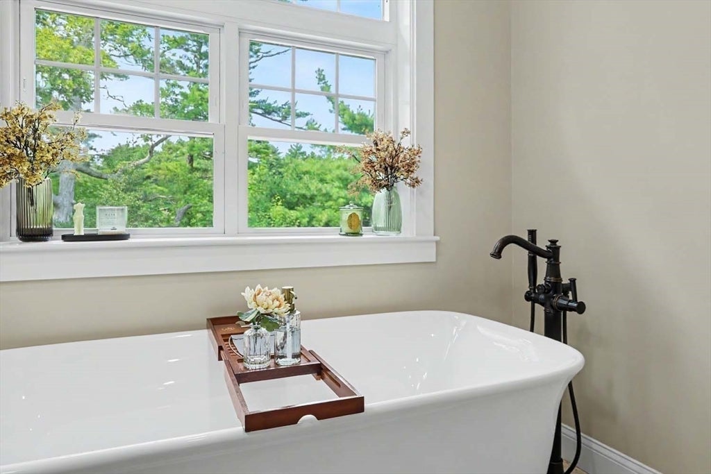 19 Katherine St, Acushnet, MA Photo #25