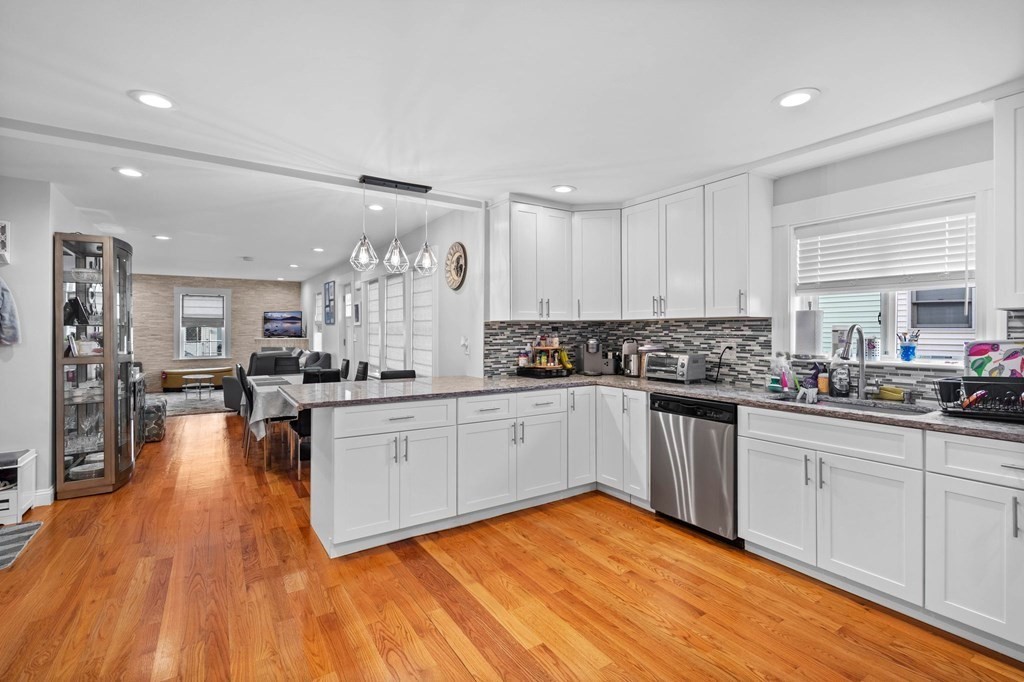 64 Waltham St 1