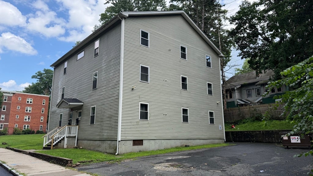 174 Locust St, Springfield, MA, 174 Locust St, Springfield, MA Photo #2