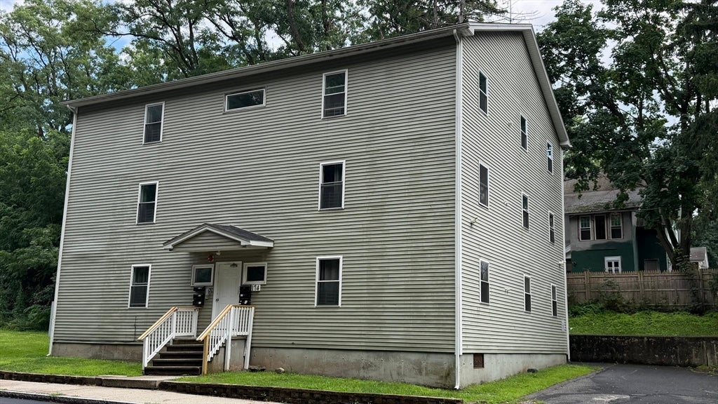 Photo of 174 Locust St, Springfield, MA