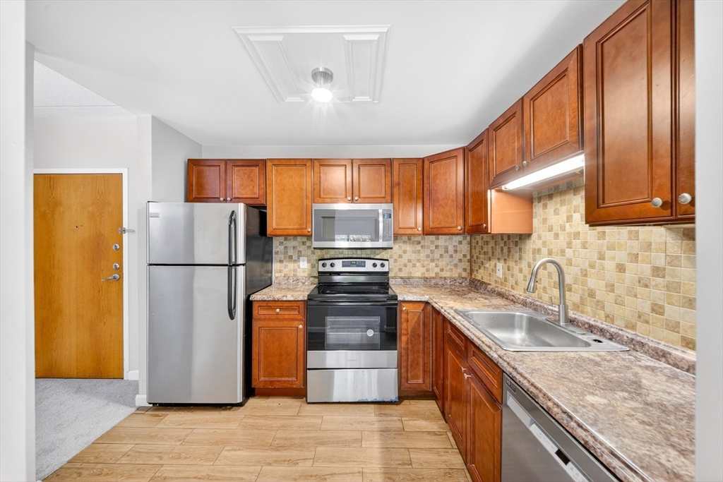 14 Heron St 208