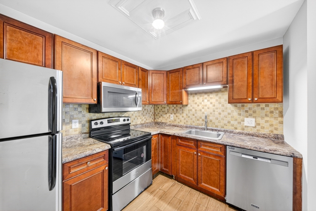 14 Heron St 208