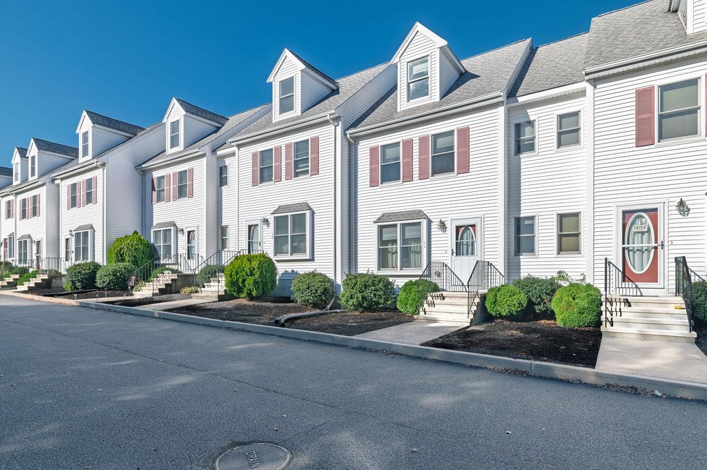 955 Pleasant St 11