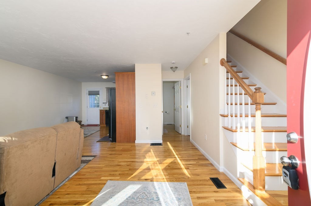 955 Pleasant St 11