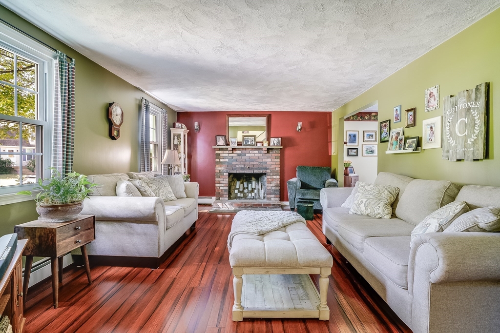 54 Maplewood Ave