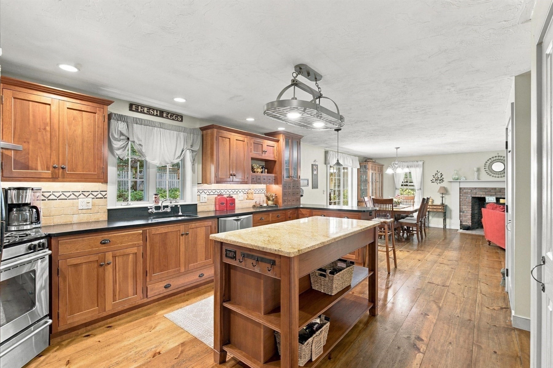 7 Stony Brook Rd, Kingston, MA Photo #8