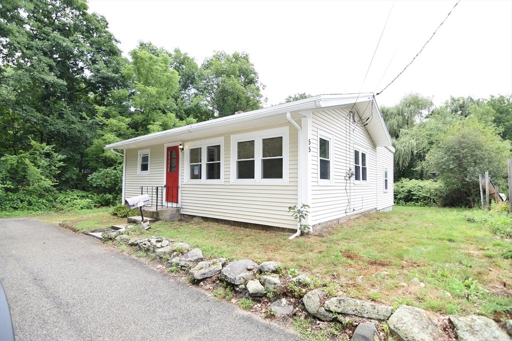 Click for 55 Pike St, Athol, MA slideshow