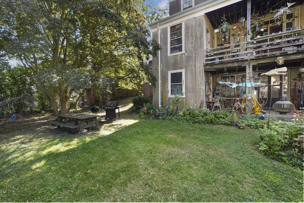 46 S 6th St