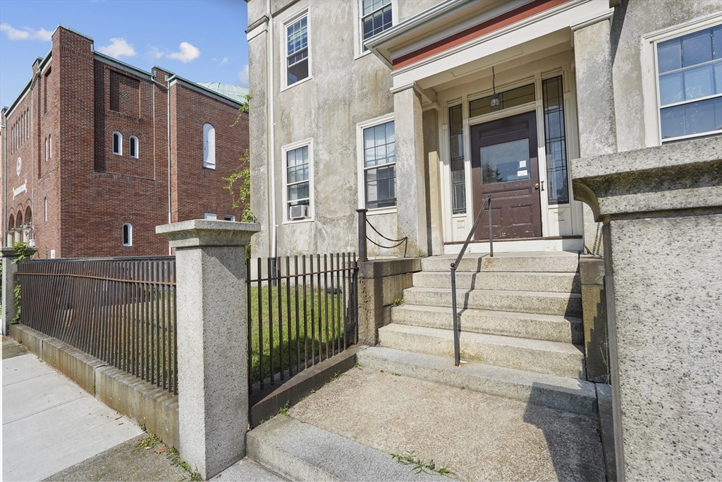 46 S 6th St
