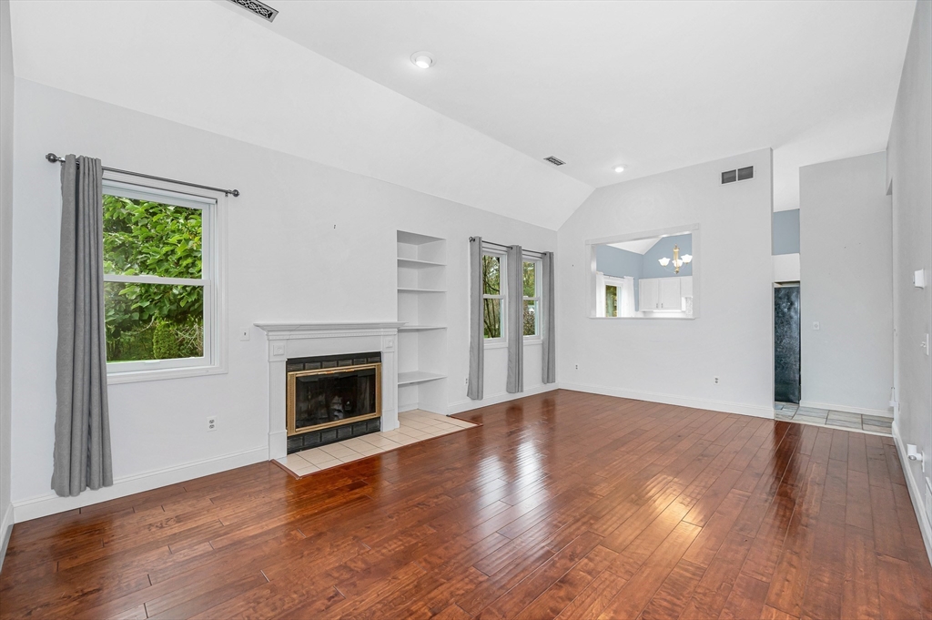 6 Lilacwood Circle