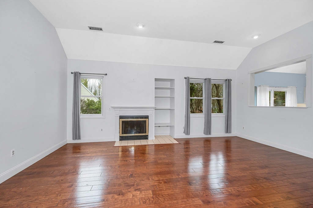 6 Lilacwood Circle