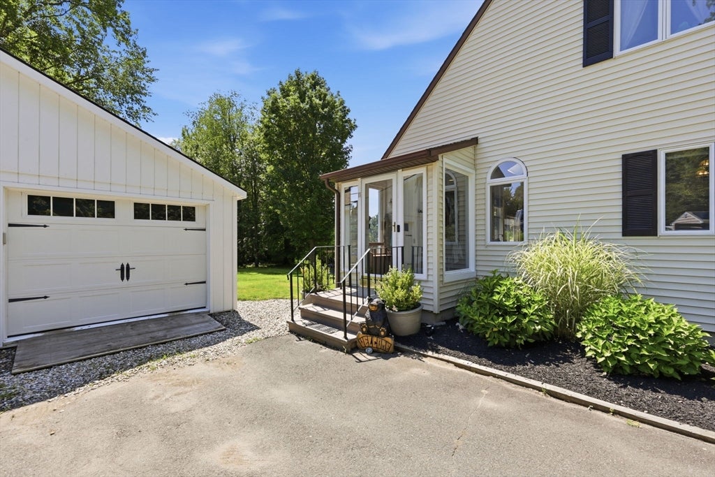 11 Pineridge Rd, Montgomery, MA, 11 Pineridge Rd, Montgomery, MA Photo #5