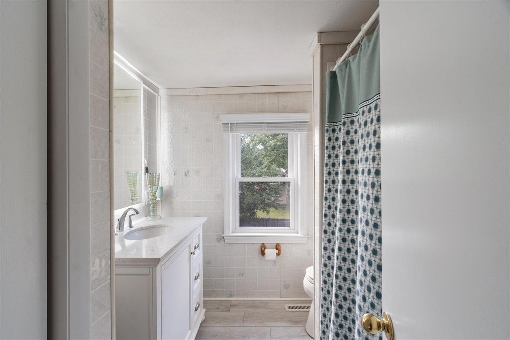 75 Maple Road, Tewksbury, MA Photo #24