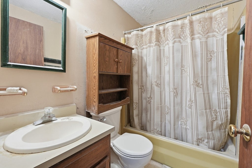 35 Sheri Ln #35, Agawam, MA Photo #13
