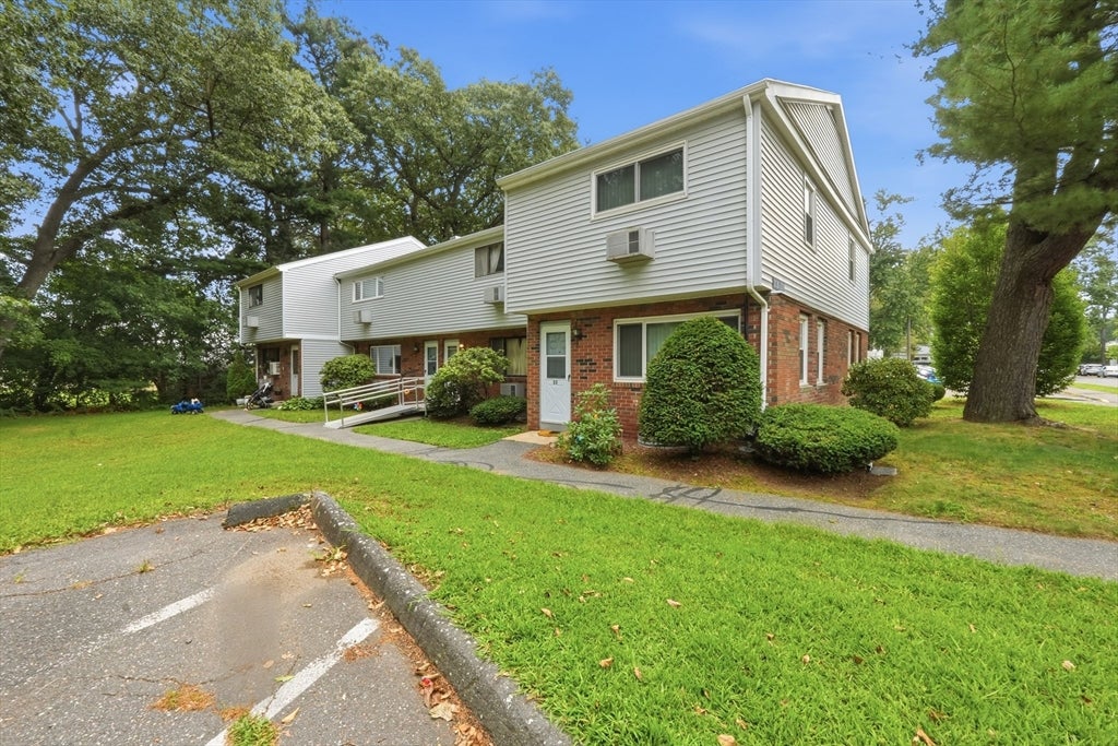35 Sheri Ln #35, Agawam, MA Photo #2