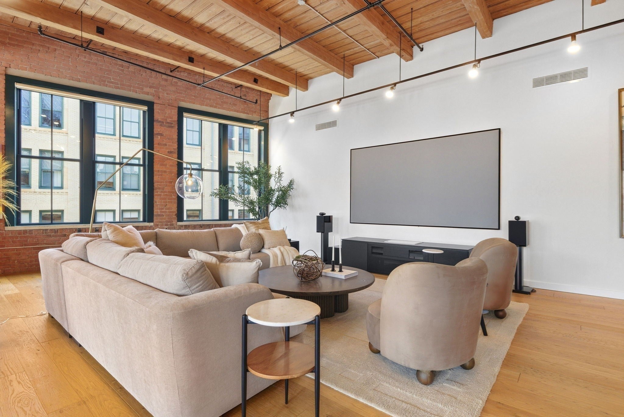 49 Melcher St PH501/503