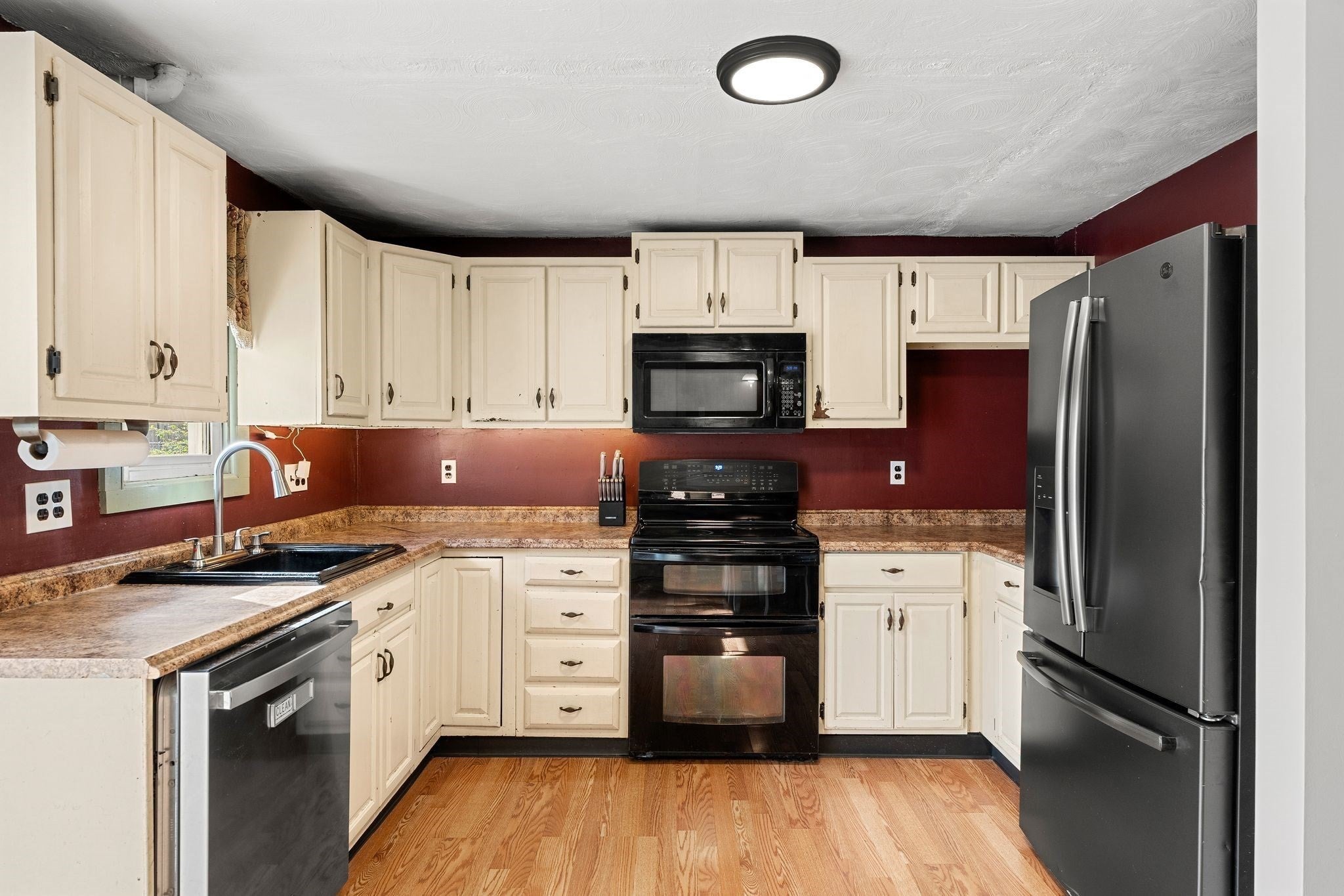 131 Elsie Rd, Brockton, MA Photo #9