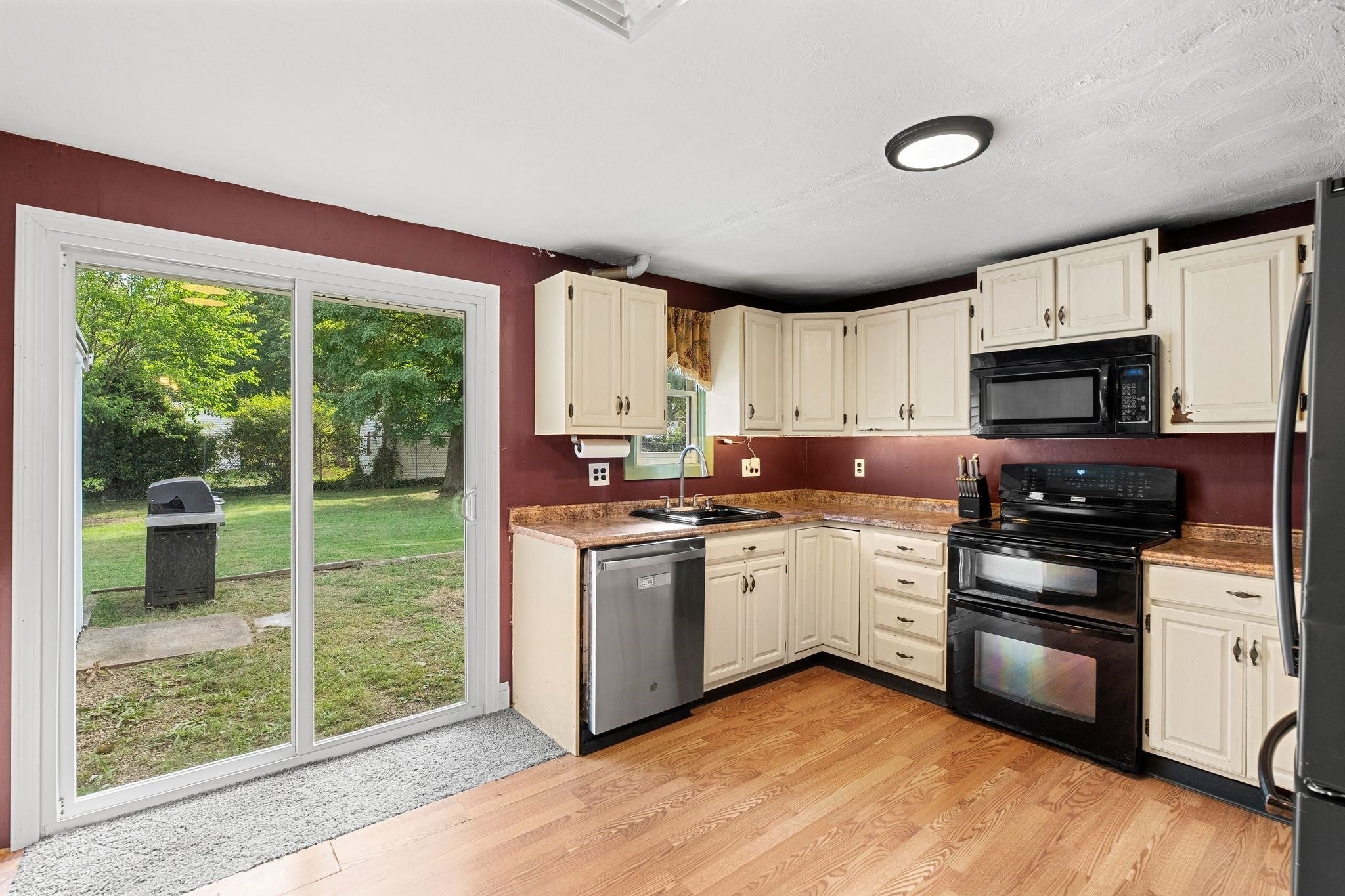 131 Elsie Rd, Brockton, MA Photo #10